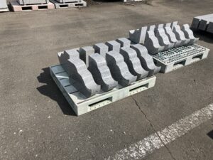 614　袖石　0.4×1.0×1.4尺　5面磨き　10本