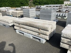 603　笠石　両コブ　0.5×0.7×6.0尺　9本