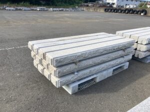 603　笠石　片コブ　0.5×0.6×6.0尺　12本